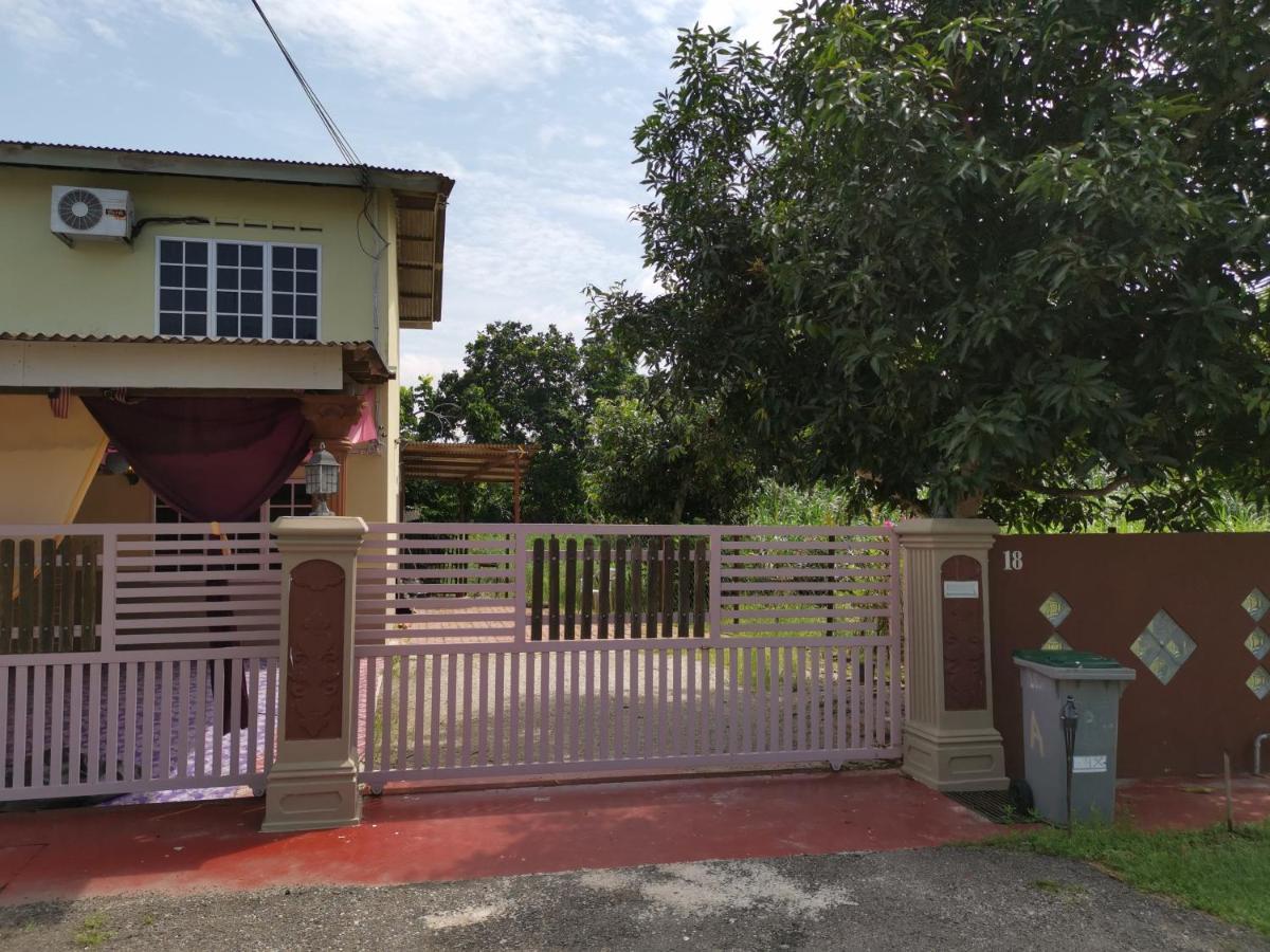 Sri Makmur Pontian Homestay Pontian Besar Exterior foto